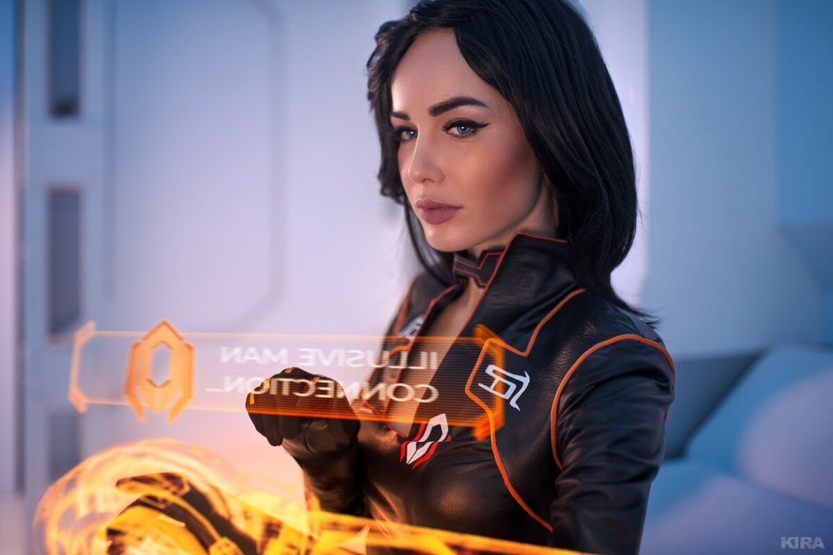 Модель Maria Hanna в образе Миранды Лоусон из Mass Effect